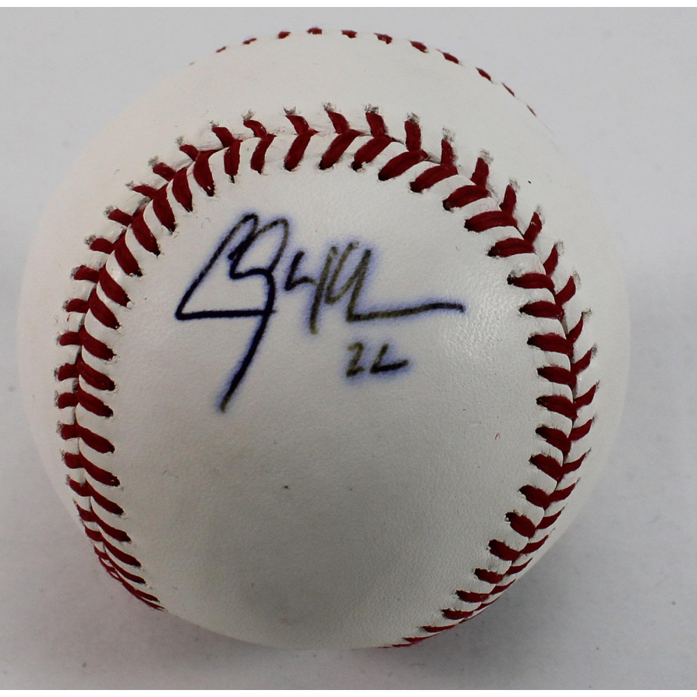 share_401084-Clayton-Kershaw-